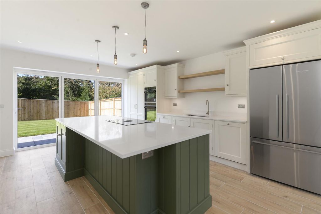 Property photo 3 of 28 03