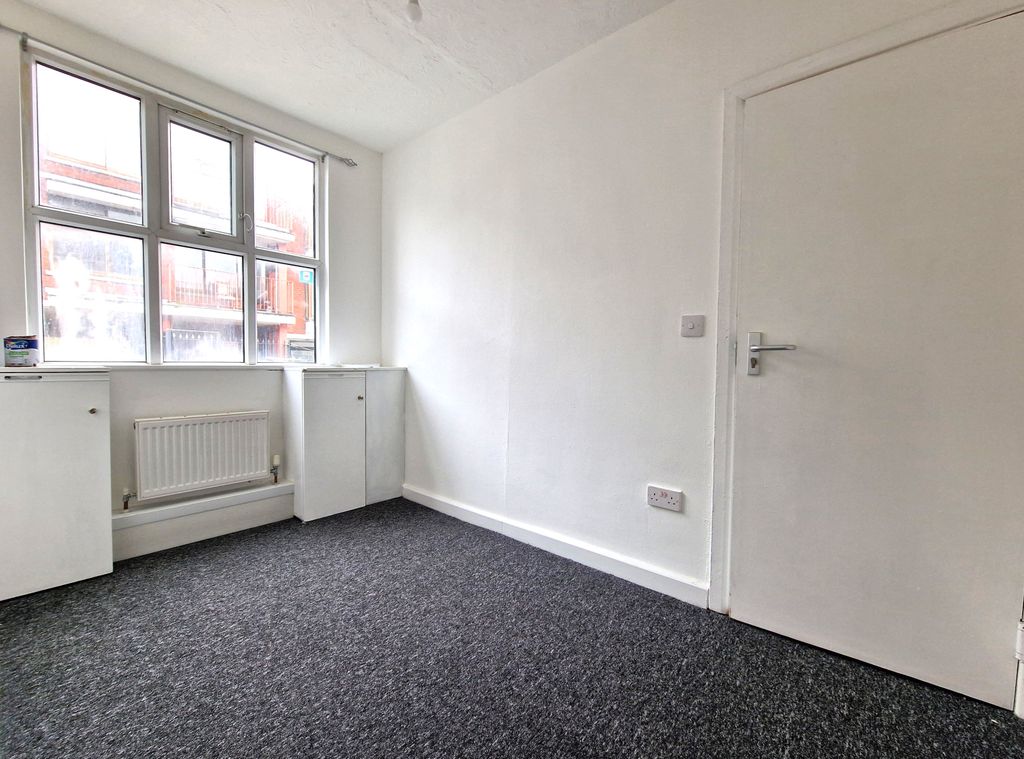 Property photo 3 of 27 Living Room 1