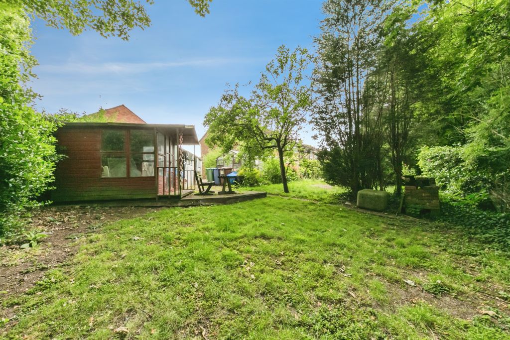 Property photo 3 of 20 Gardens: