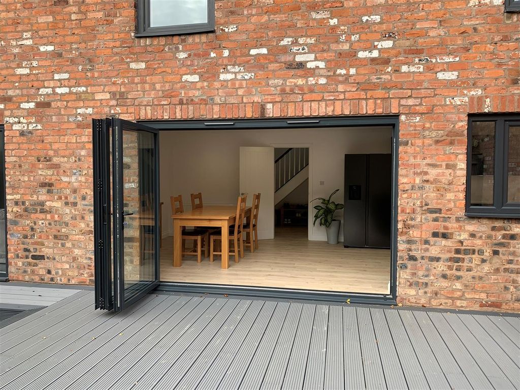 Property photo 3 of 15 1. Bifold Doors.Jpg