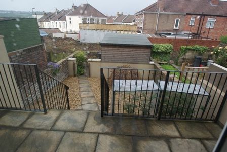Property photo 2 of 6 22 Kensall Gdn (3).J
