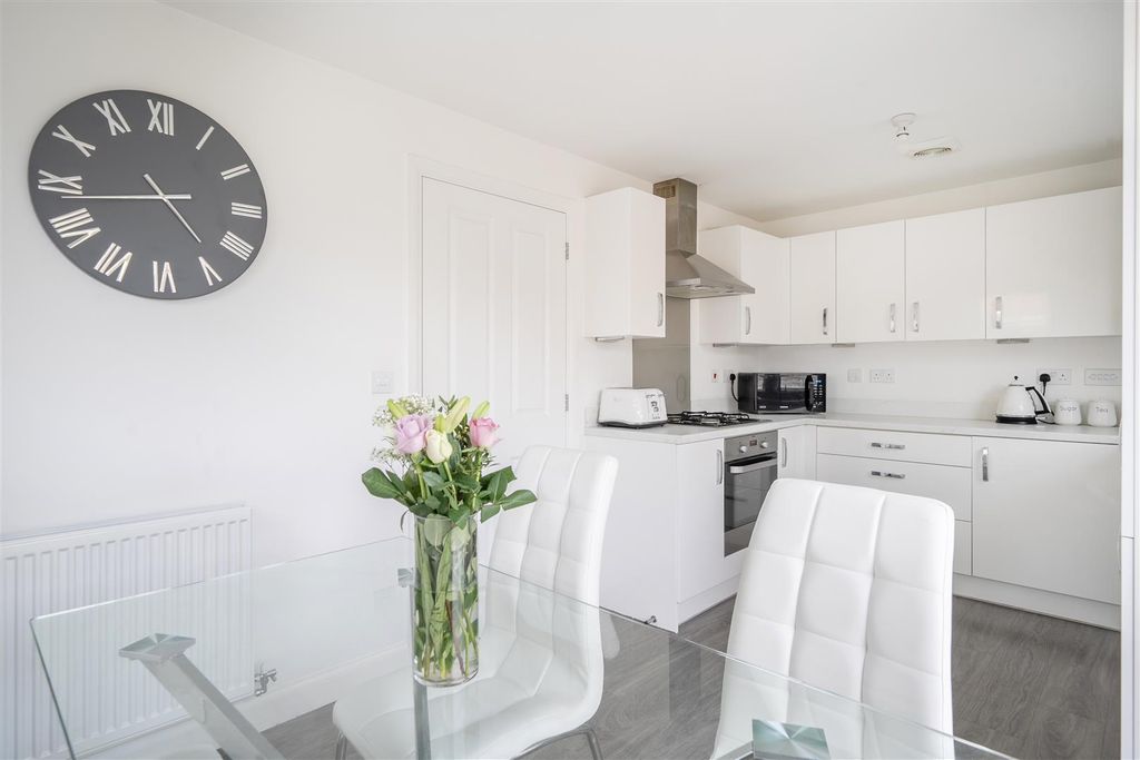 Property photo 3 of 21 Kitchen / Diner