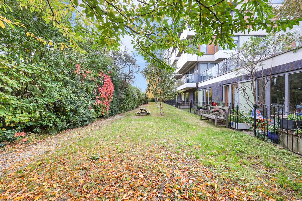 Property photo 2 of 47 Picture No. 44