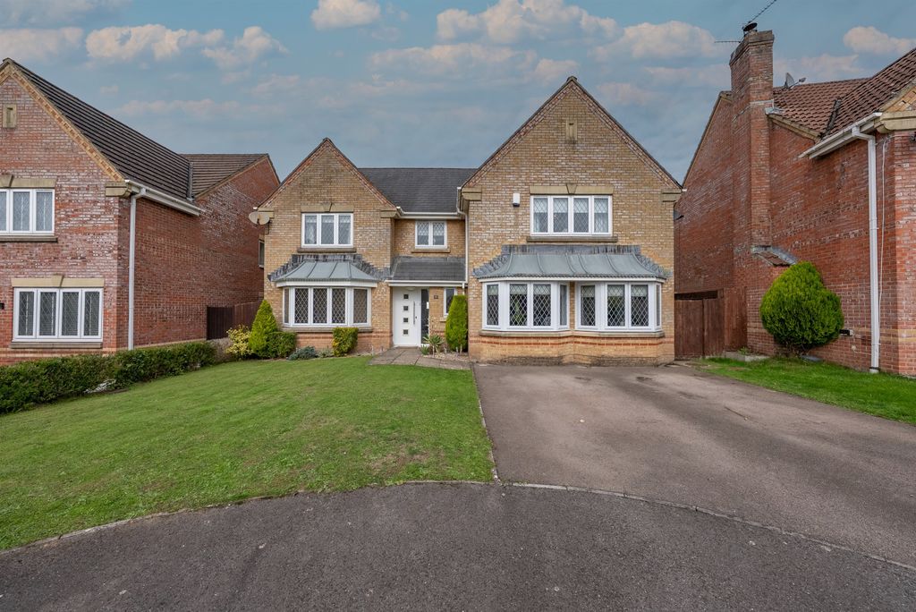 Property photo 1 of 33