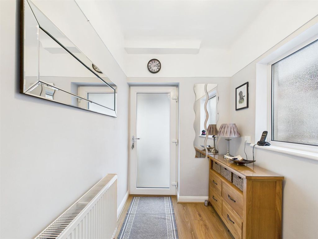 Property photo 3 of 43 Cam03604G0-Pr0230-Still002.Jpg