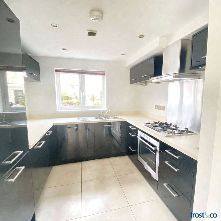 Property photo 3 of 15 Kitchen