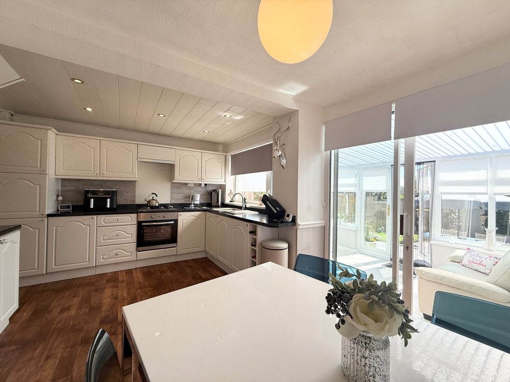 Property photo 2 of 25