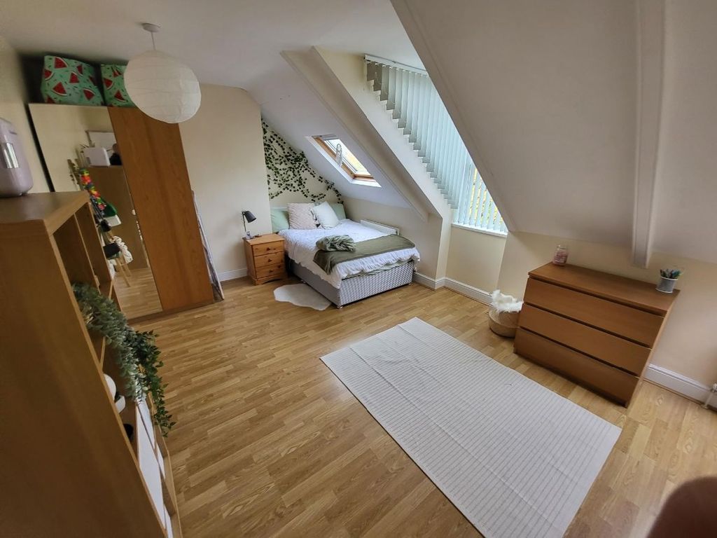 Property photo 1 of 11 Bright And Spacious Living Room With Large Windows...