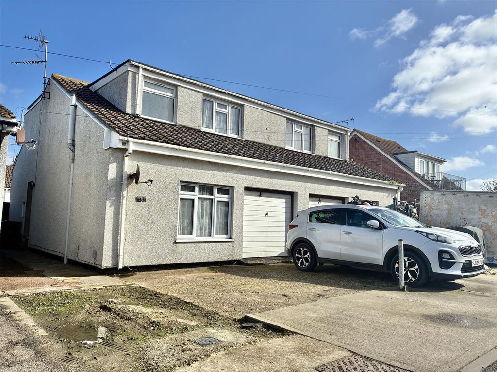 Property photo 1 of 15 Outside Front