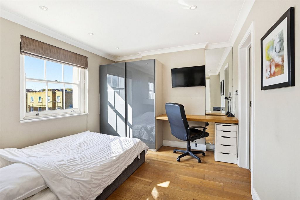 Property photo 1 of 10 Bedroom/ Studio
