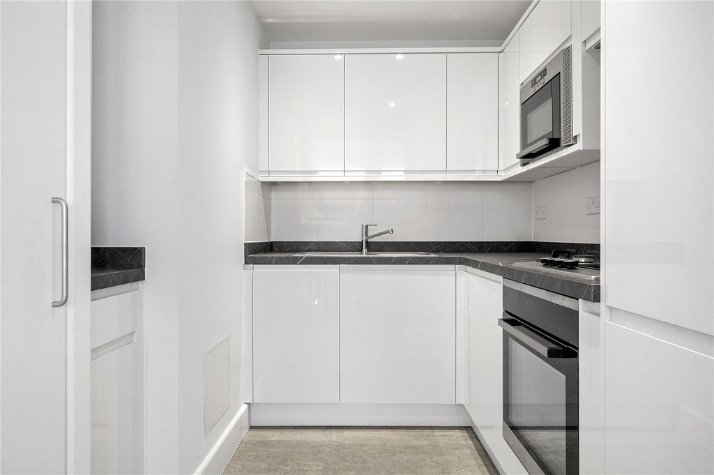 Property photo 2 of 12 Kitchen