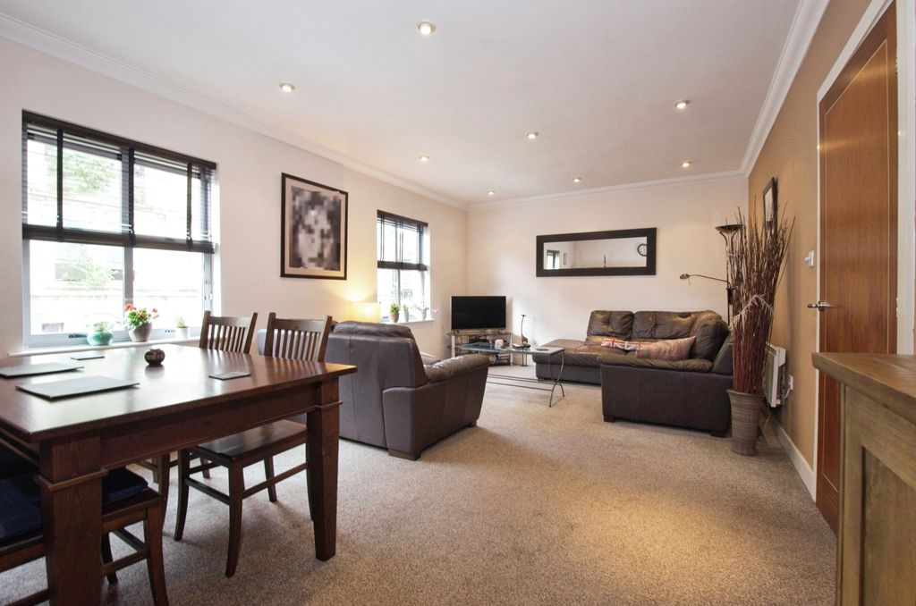 Property photo 1 of 17 Living/Dining Area