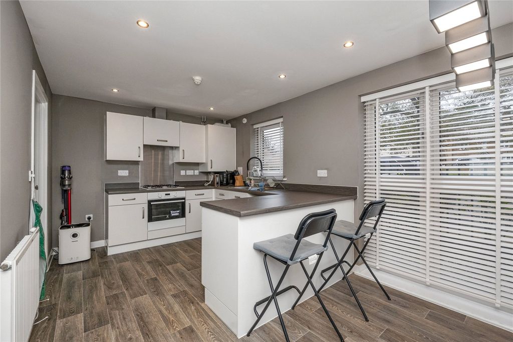 Property photo 2 of 18 Kitchen