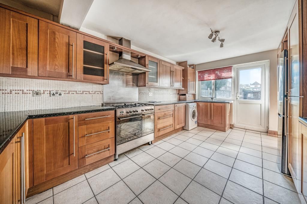 Property photo 2 of 18 Kitchen