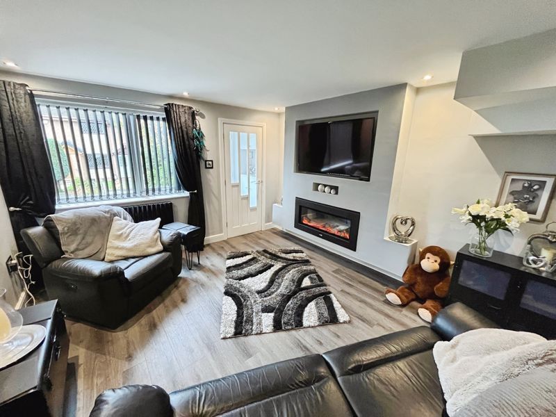 Property photo 2 of 15 Lounge