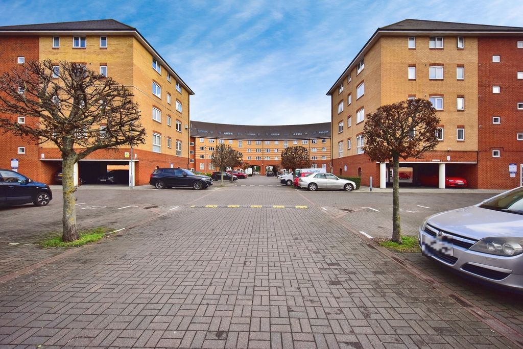 Property photo 1 of 18 Pbox-Img.Jpg