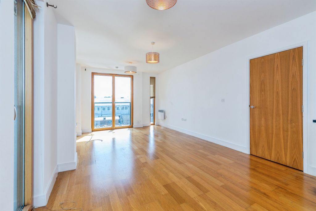 Property photo 3 of 11