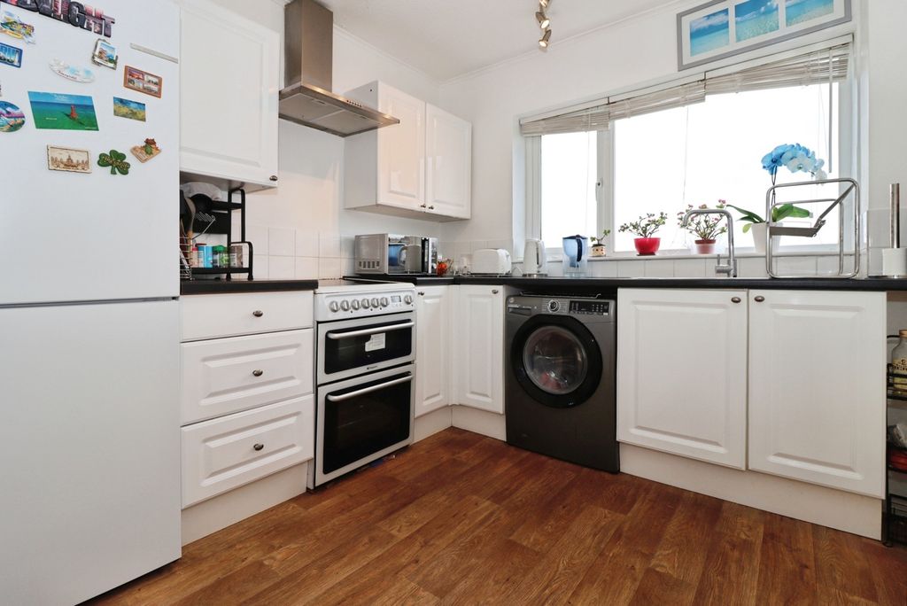 Property photo 3 of 12 Pbox-Img.Jpg