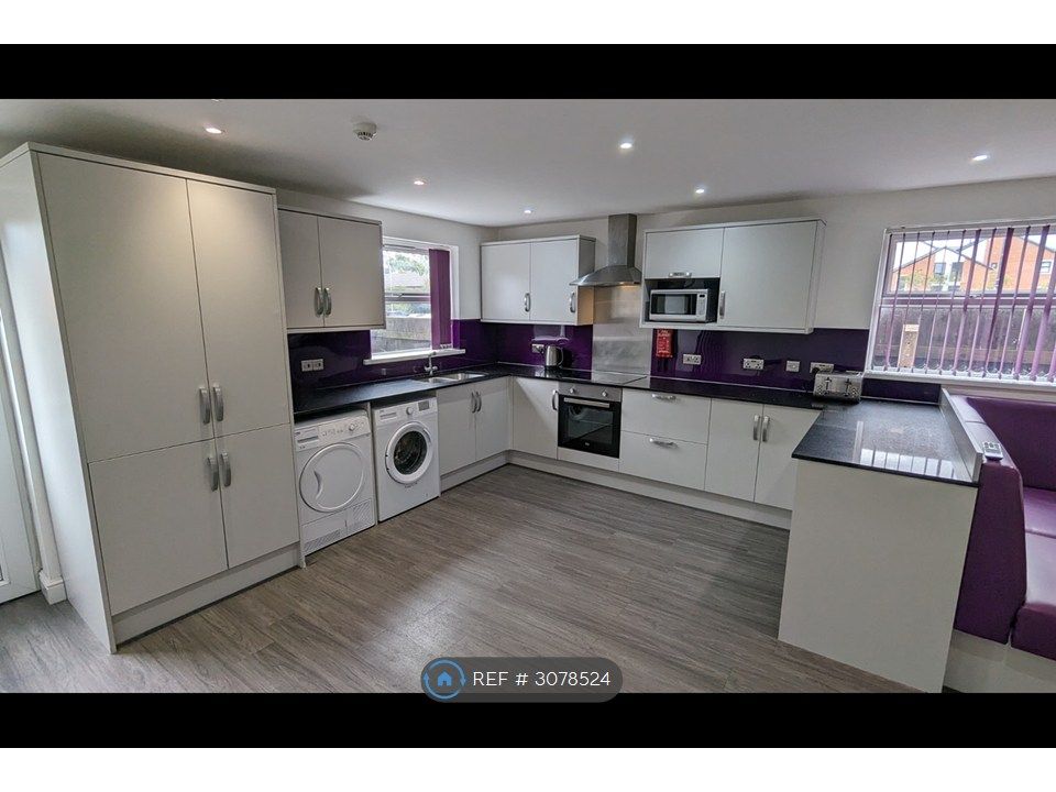 Property photo 1 of 35 Large Kitchen/Diner