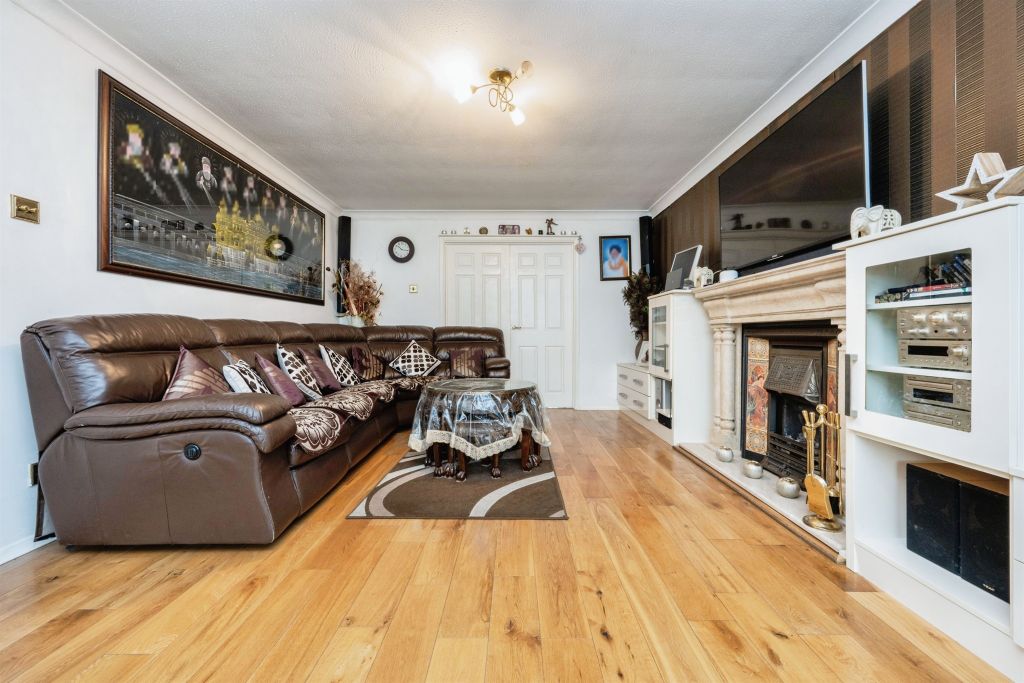 Property photo 2 of 21