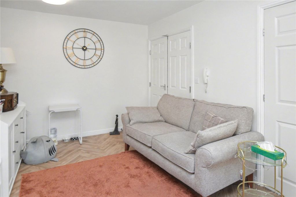 Property photo 3 of 17 Picture No. 18