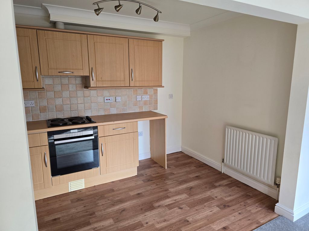 Property photo 3 of 6 Kitchen