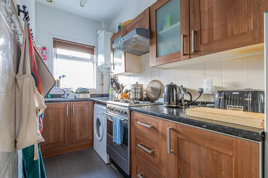 Property photo 3 of 9 Marlborough Road 140-13.Jpg