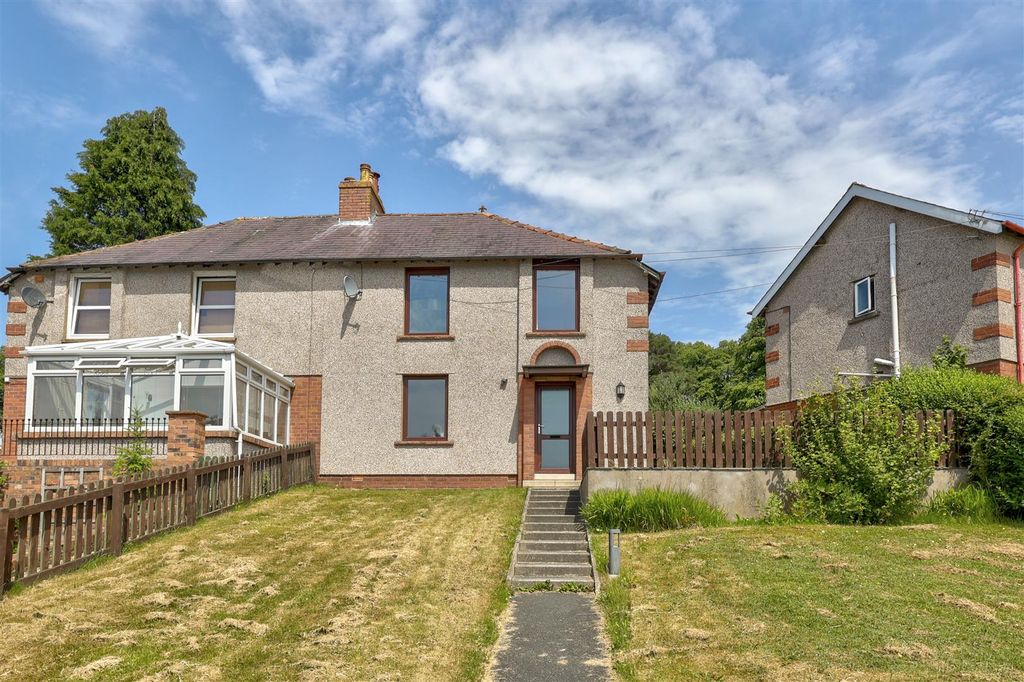 Property photo 1 of 16 27 Salkeld Road