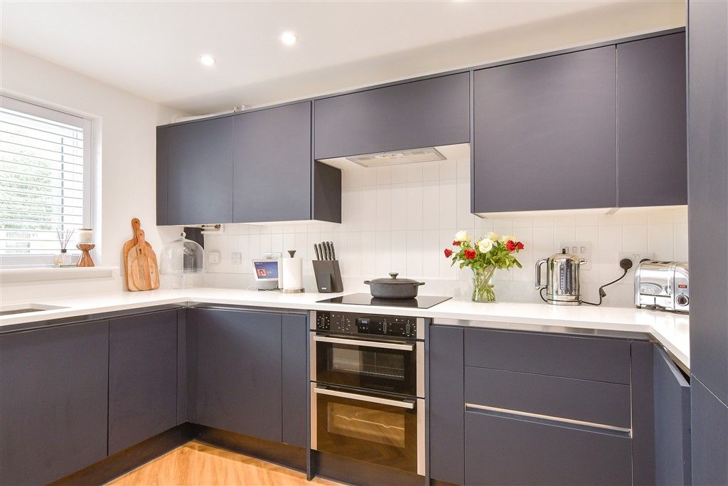 Property photo 2 of 12 Kitchen