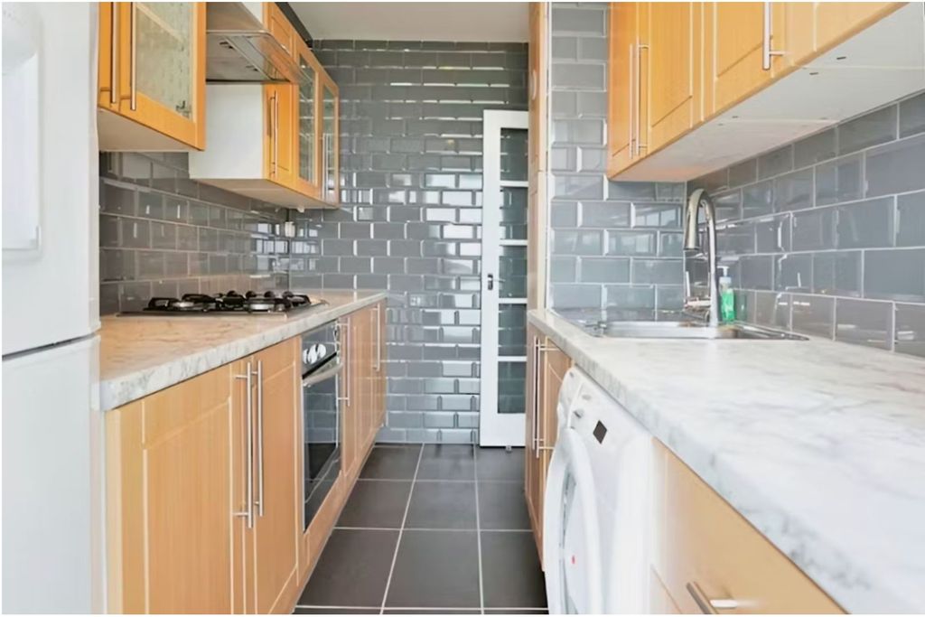 Property photo 2 of 9