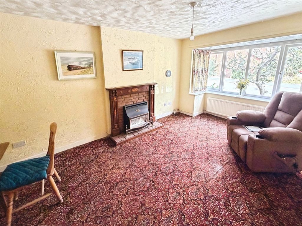 Property photo 2 of 13 Lounge