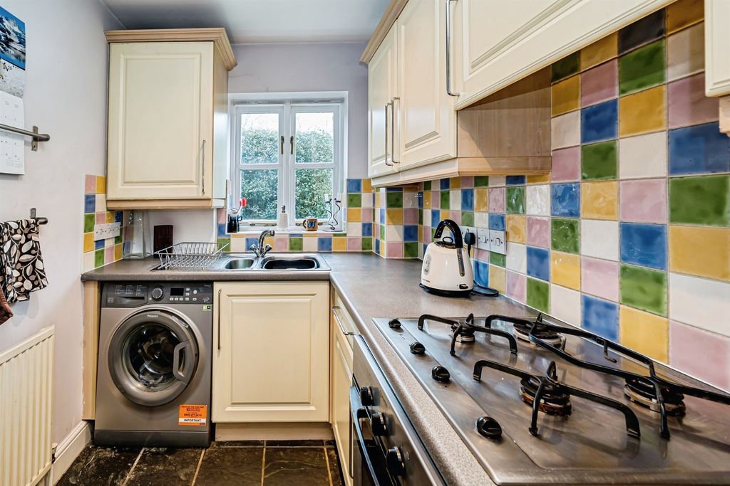 Property photo 2 of 12