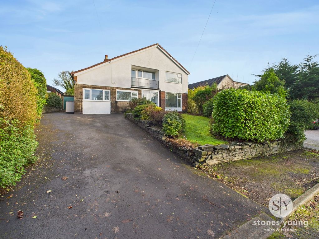 Property photo 1 of 28