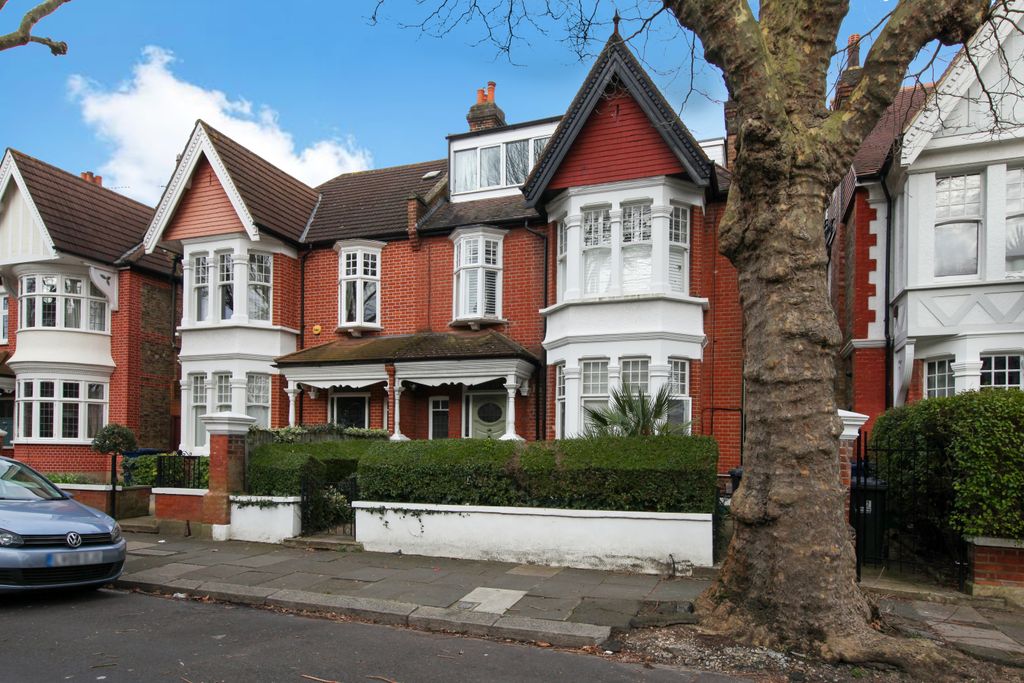 Property photo 1 of 8