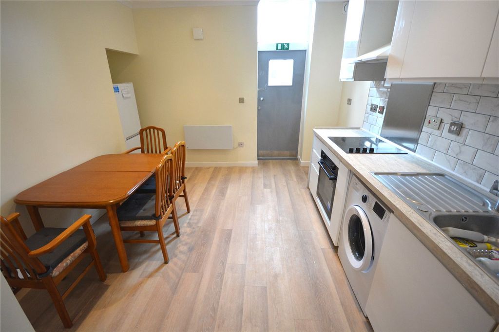 Property photo 3 of 5 Picture No. 06