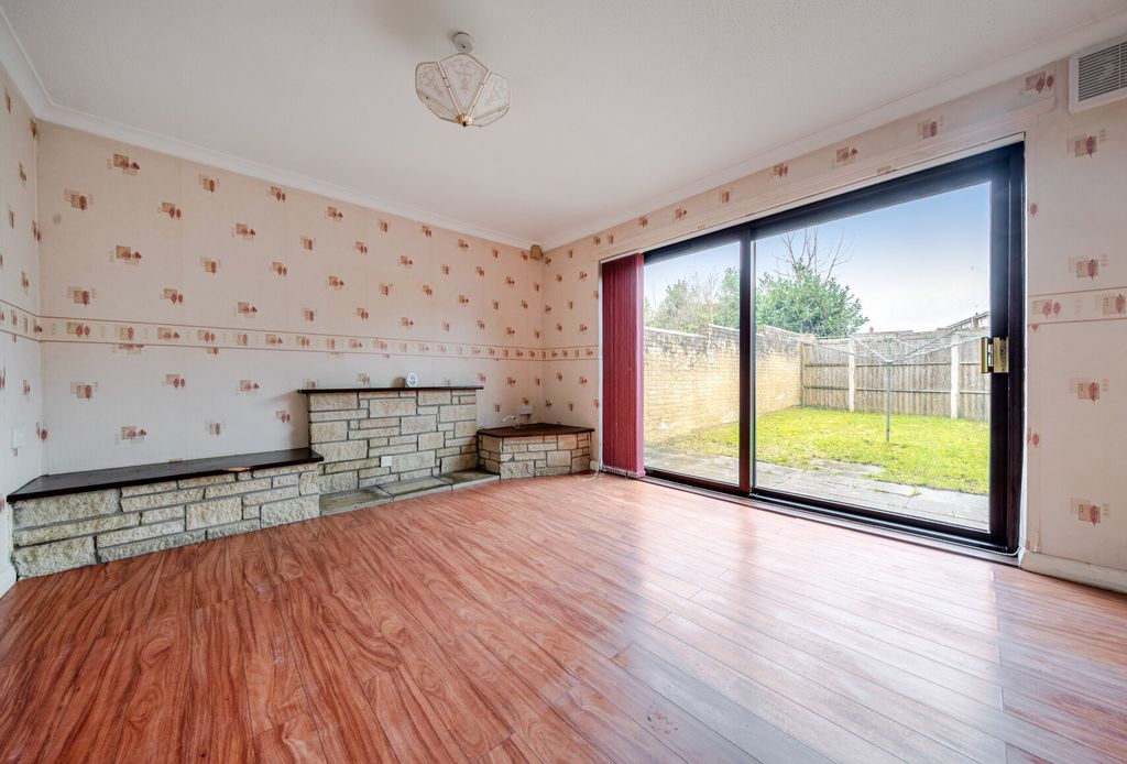 Property photo 2 of 17 1420788-8-69A07A2...