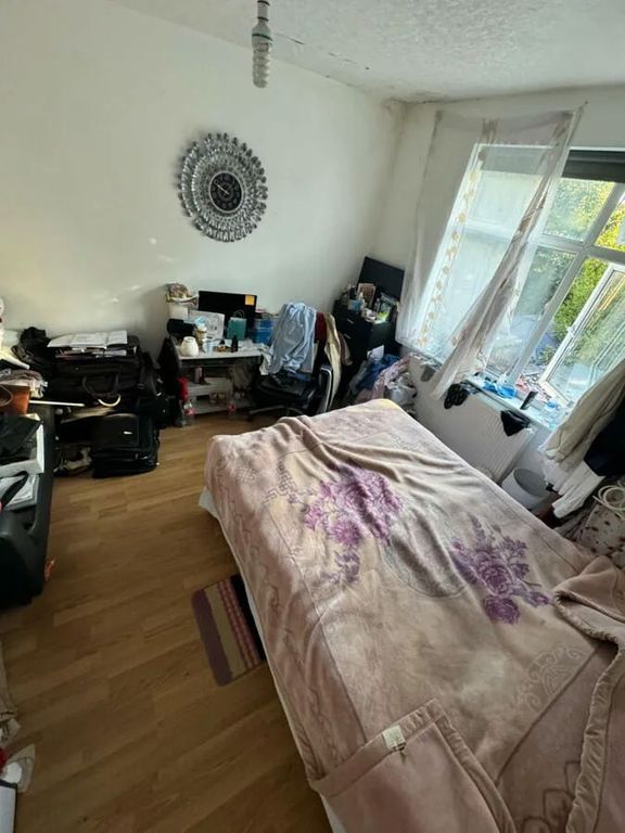 Property photo 3 of 4