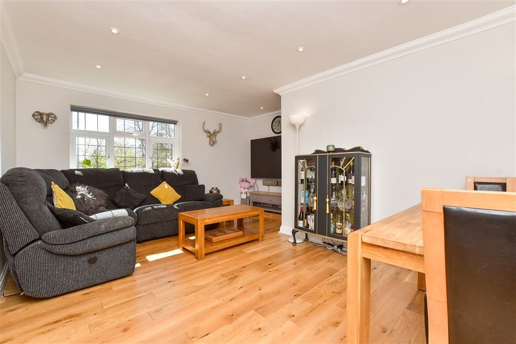 Property photo 3 of 11 Kitchen / Lounge / Diner