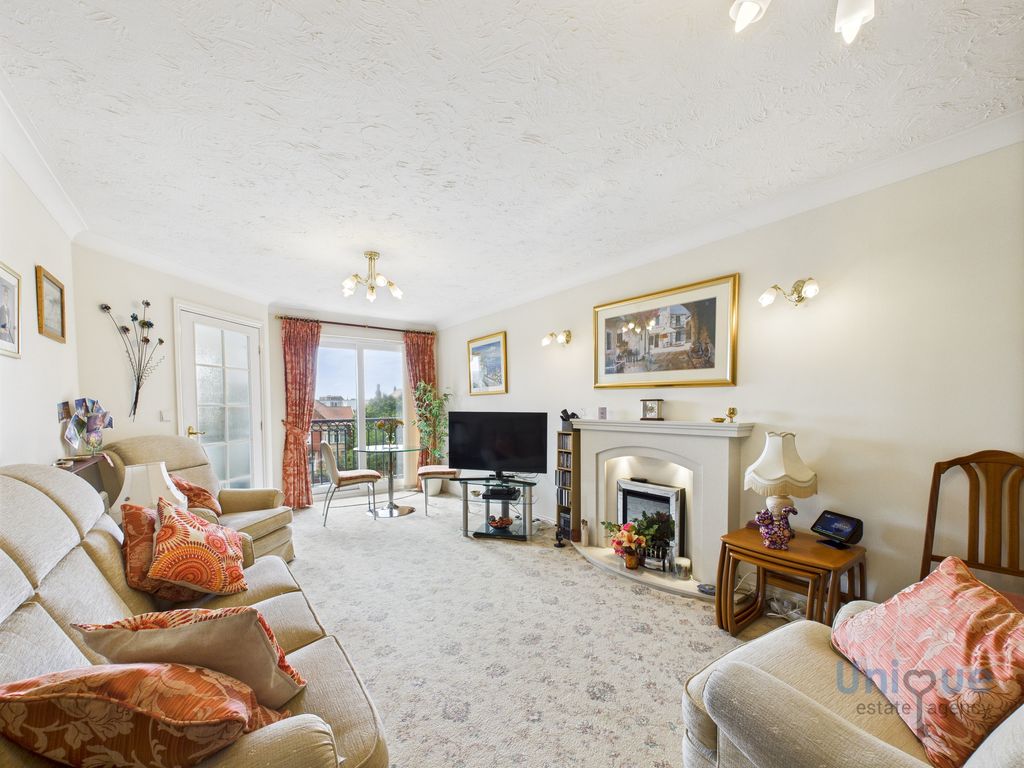 Property photo 2 of 13