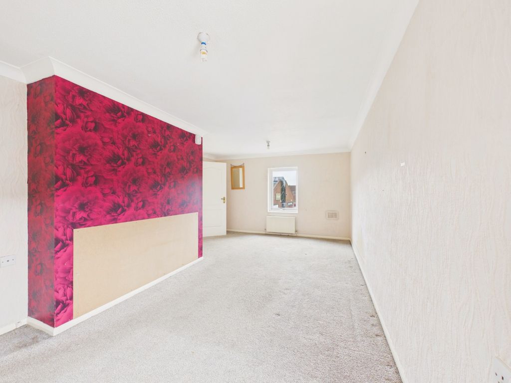 Property photo 2 of 7 4807205