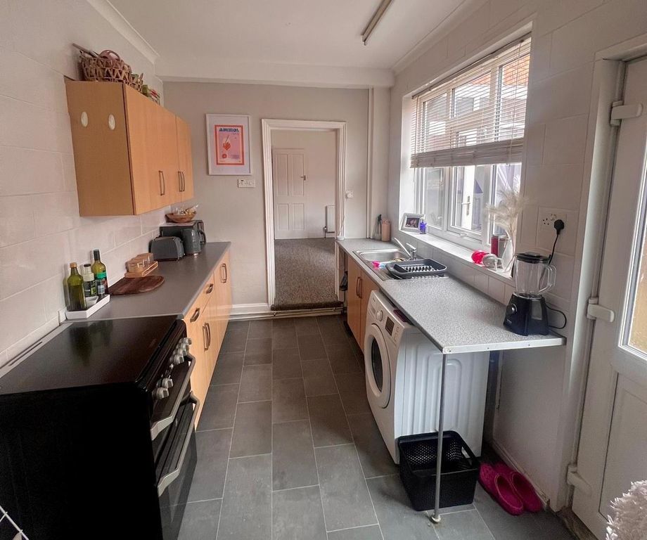 Property photo 3 of 5 Kitchen 1.Jpg