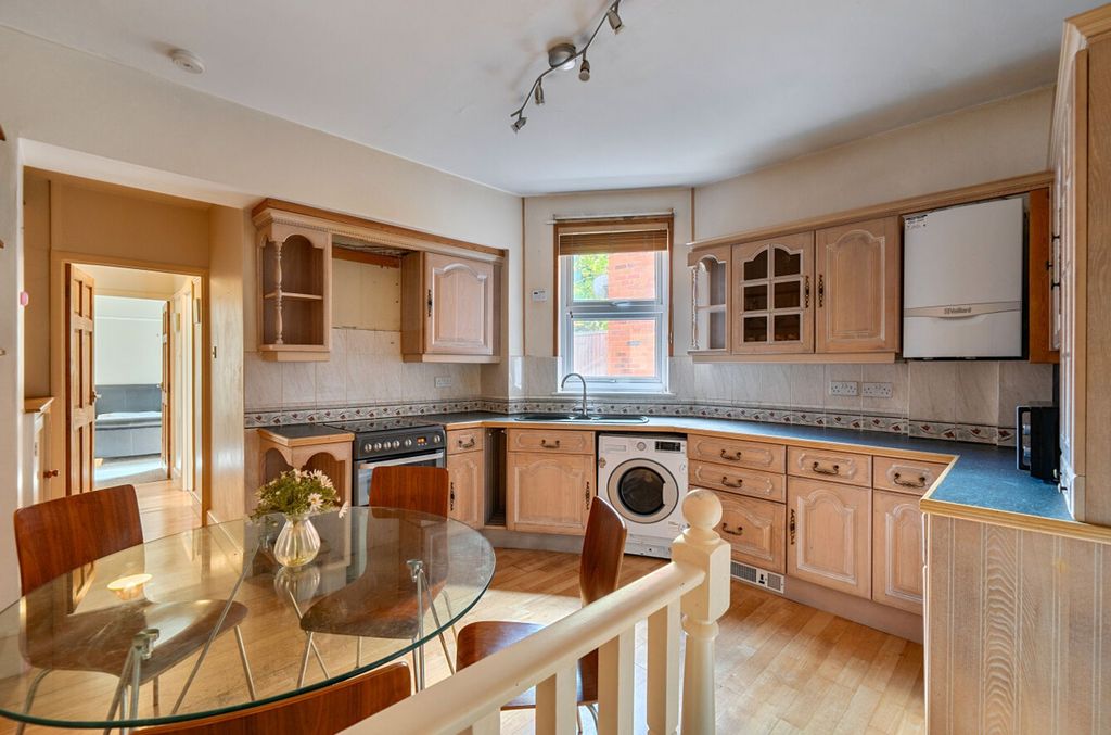 Property photo 3 of 8 Kitchen Breakfast Room