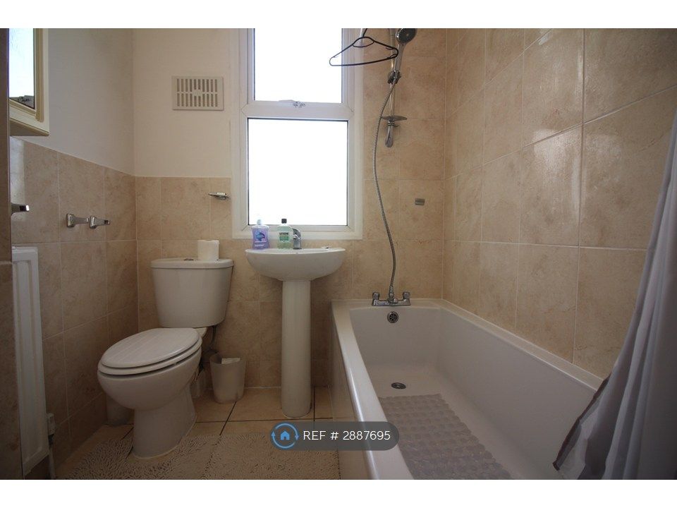 Property photo 2 of 8 Shared Bathroom