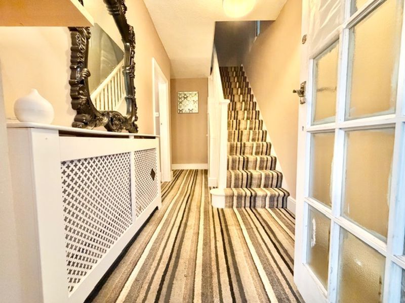 Property photo 2 of 20 Entrance Hall