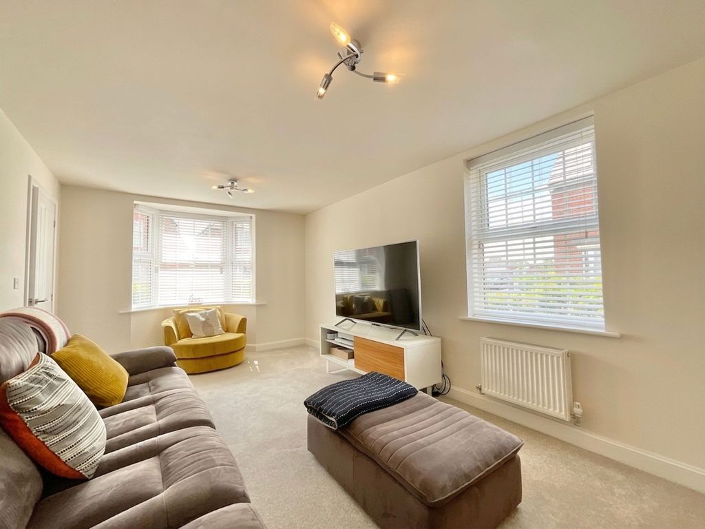 Property photo 2 of 27