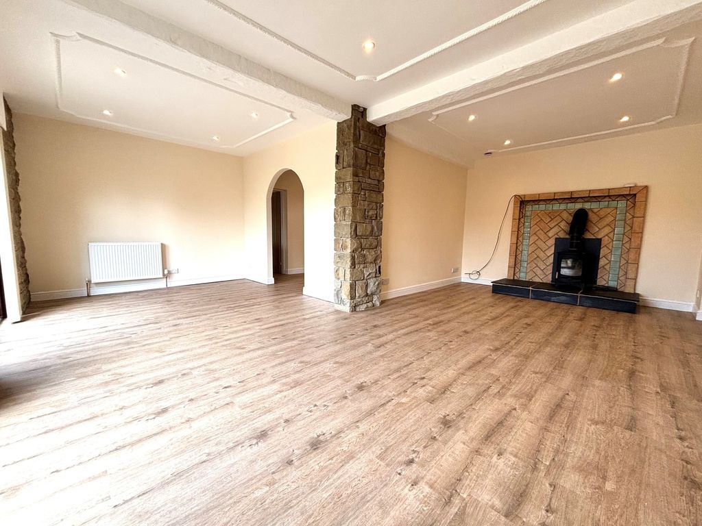 Property photo 2 of 17 Living Room