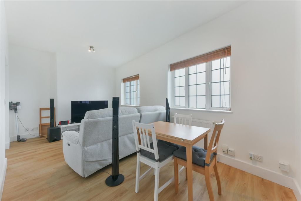 Property photo 2 of 12 Cannon Hill Lane, -17.Jpg