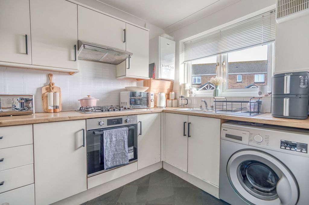 Property photo 3 of 20