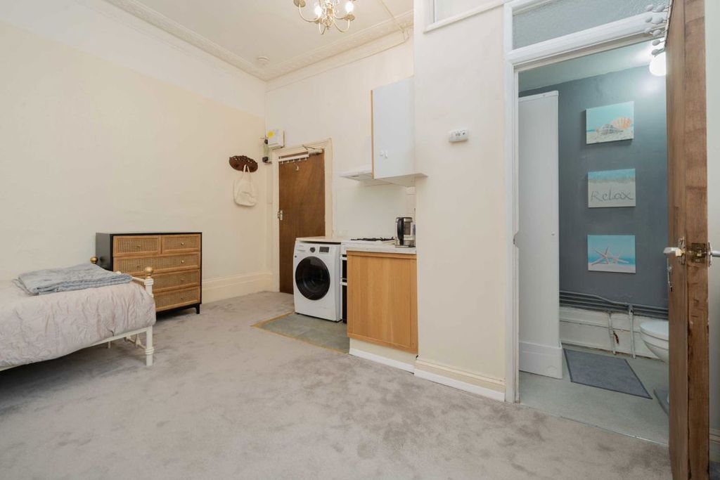 Property photo 3 of 4