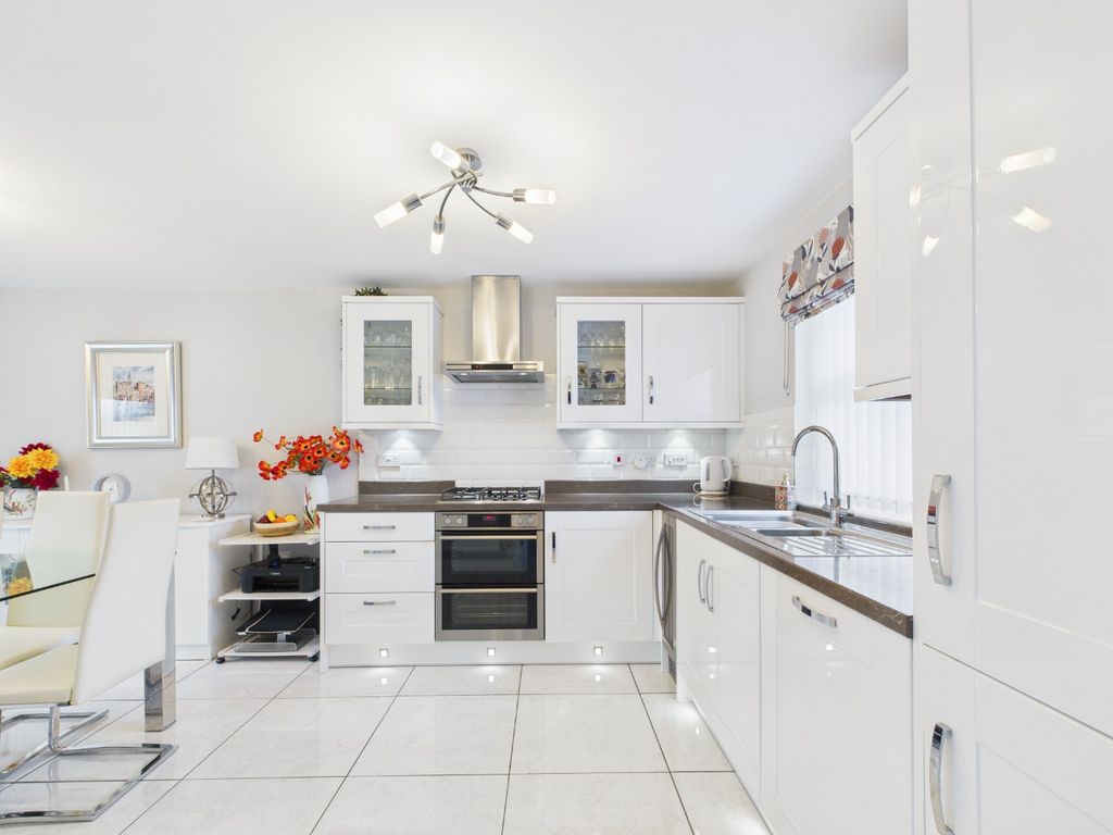 Property photo 2 of 24 4684635